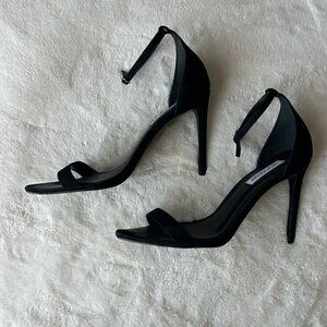 Steve Madden Women’s Size 8 Irenee Black Heeled Suede Sandals Straps